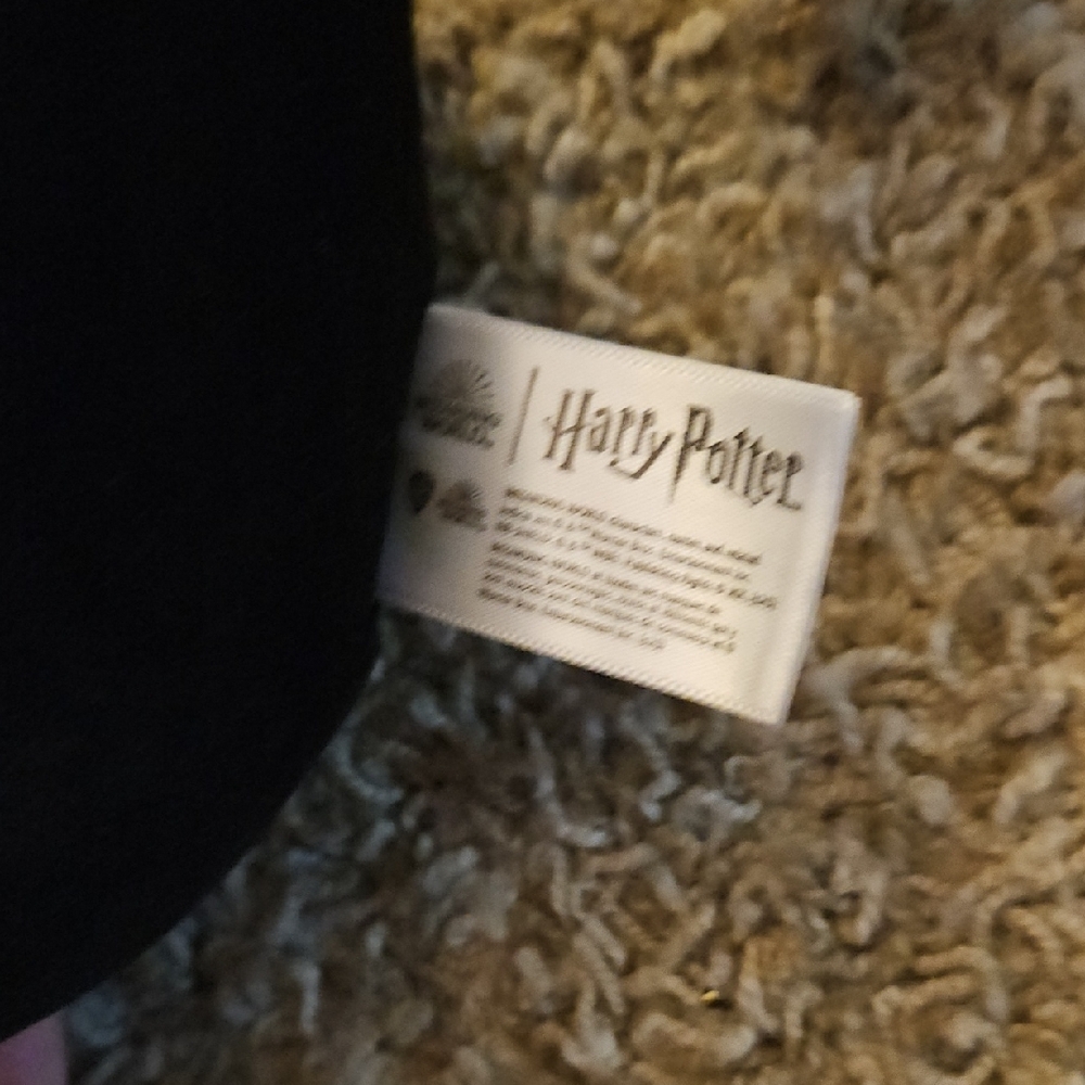 Squishmallows 8 Inch Gryffindor Lion - Picture 4 of 4